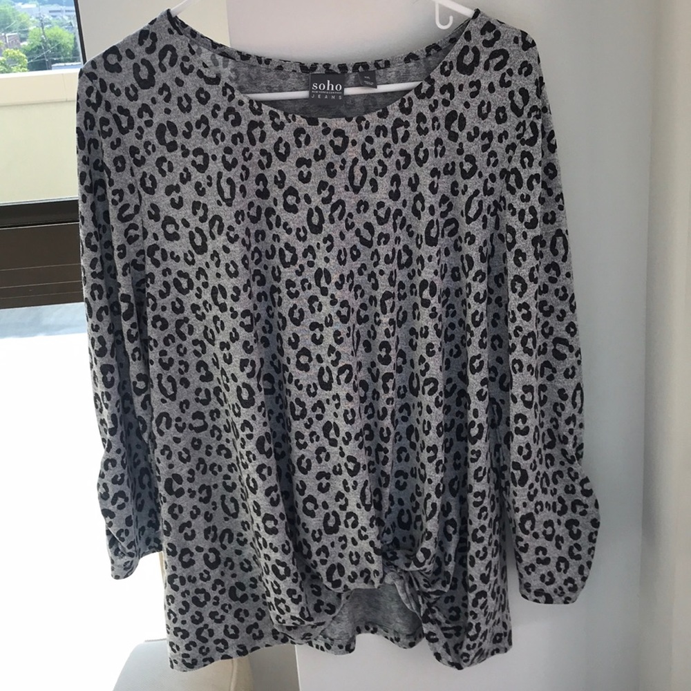 NY & Company grey leopard twist-front top NWOT XXL